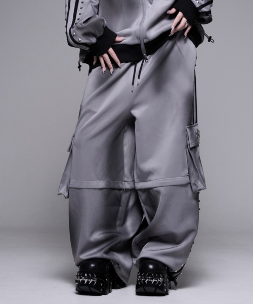 REFLEM(レフレム)の「『REFLEM/レフレム』スプレー加工スタッズラインジャージパンツ(その他パンツ・レディース・ホワイト/グレー/ブラック・FREE)」の3枚目の写真