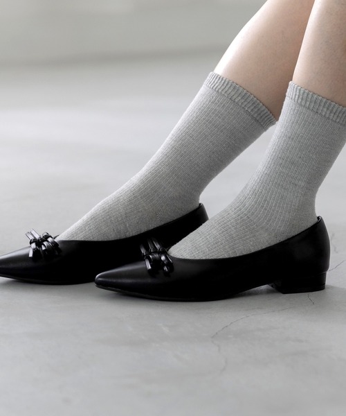 menue(メヌエ)の「トリプルリボン ポインテッドトゥ ローヒール パンプス(パンプス・レディース・ダークブラウン/ブラック/レッド・25.0cm/22.0cm/25.5cm/21.5cm/24.5cm/26.0cm/24.0cm/23.5cm/23.0cm/22.5cm)」の12枚目の写真