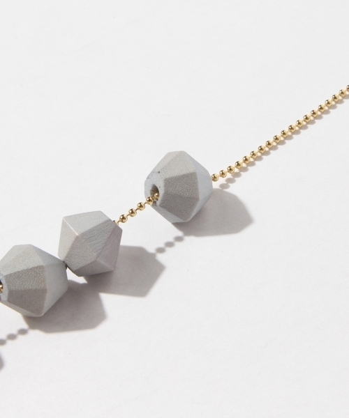 Ray BEAMS（レイビームス）の「BLUMA PROJECT / Maizy ネックレス（ネックレス・レディース・オレンジ/ネイビー・ONE SIZE）」の9枚目の写真