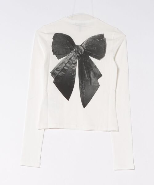 MARC JACOBS(マークジェイコブス)の「OVERSIZED RUNWAY BOW LOGO LONGSLEEVE/オーバーサイズド ランウェイ ボウ ロゴ ロングスリーブ(Tシャツ/カットソー・レディース・ホワイト・L/M/S/XS)」の5枚目の写真