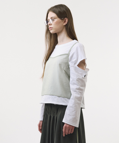 FOR THE WEATHER(フォーザウェザー)の「カットアウトショルダーTシャツ(ホワイト)(Tシャツ/カットソー・レディース・その他・FREE)」の2枚目の写真