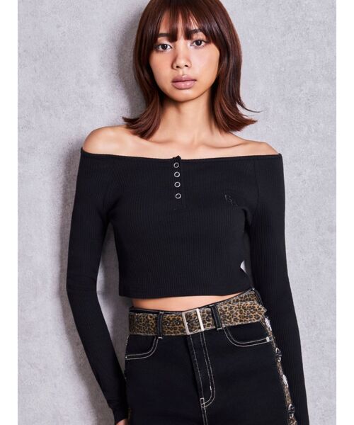 GYDA(ジェイダ)の「GGヘンリーオフショルテレコショートトップス(Tシャツ/カットソー・レディース・グレー/チャコールグレー/ブラック・FREE)」の2枚目の写真
