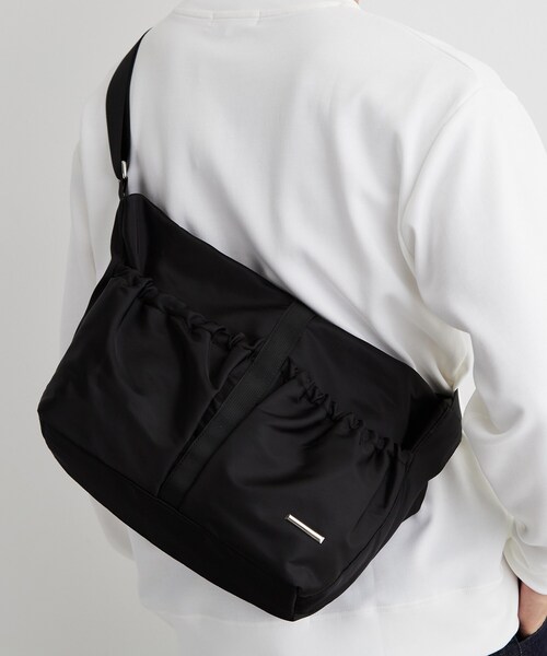 THE SHOP TK (ザ ショップ ティーケー )の「ダブルポケット ナイロンショルダーバッグ(ショルダーバッグ・メンズ・ダークグレー/ブラック・00)」の2枚目の写真