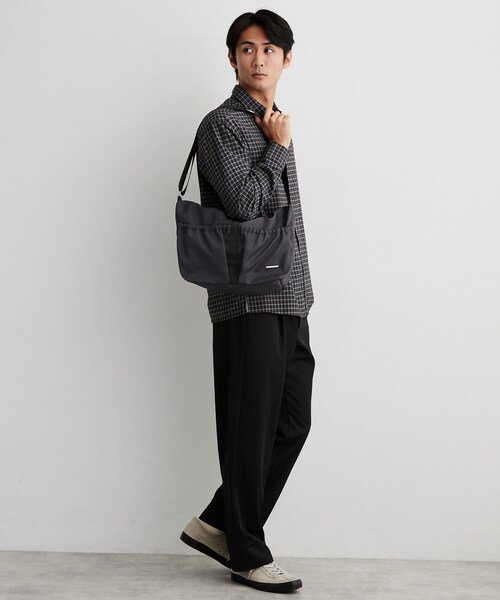 THE SHOP TK (ザ ショップ ティーケー )の「ダブルポケット ナイロンショルダーバッグ(ショルダーバッグ・メンズ・ダークグレー/ブラック・00)」の4枚目の写真