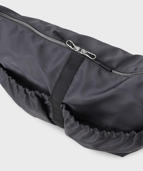 THE SHOP TK (ザ ショップ ティーケー )の「ダブルポケット ナイロンショルダーバッグ(ショルダーバッグ・メンズ・ダークグレー/ブラック・00)」の18枚目の写真