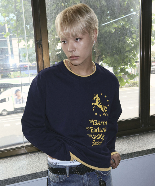 UNTITLED SEOUL(アンタイトル ソウル)の「ユニコーンタイポレイヤードロングスリーブネイビー(Tシャツ/カットソー・レディース・その他・LARGE/MEDIUM/SMALL)」の4枚目の写真