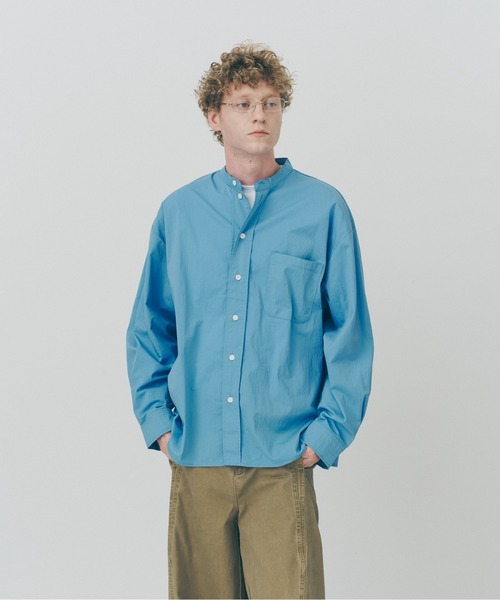 MILITARY(ミリタリー)の「【MAISON CLUB】High Density Band Collar Over Shirt / ハイデンシティバンドカラーオーバーシャツ SNF(シャツ/ブラウス・メンズ・サックスブルー・M/L)」の2枚目の写真