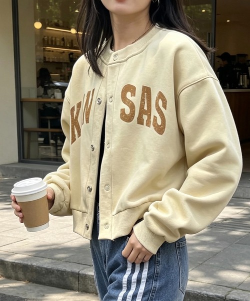 SHOUYO(ショウヨウ)の「英字プリントスウェットカーディガン(カーディガン/ボレロ・レディース・ベージュ・M)」の8枚目の写真