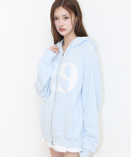 ILLIGO(イリゴ)の「129 ロゴパッチフードジップアップスカイ(パーカー・レディース・その他・X-SMALL/SMALL/MEDIUM/LARGE)」の2枚目の写真