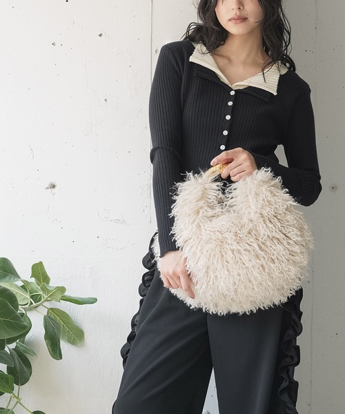 mili an deni(ミリアンデニ)の「シープファーハーフムーンショルダーバッグ(ショルダーバッグ・レディース・アイボリー/モカ/ブラック・F)」の4枚目の写真