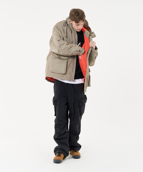 AECA(エイカ)の「N3B HOODED MILITARY PARKA-LIGHT GREY(ナイロンジャケット・メンズ・その他・M)」の7枚目の写真