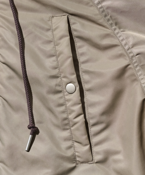 AECA(エイカ)の「N3B HOODED MILITARY PARKA-LIGHT GREY(ナイロンジャケット・メンズ・その他・M)」の18枚目の写真
