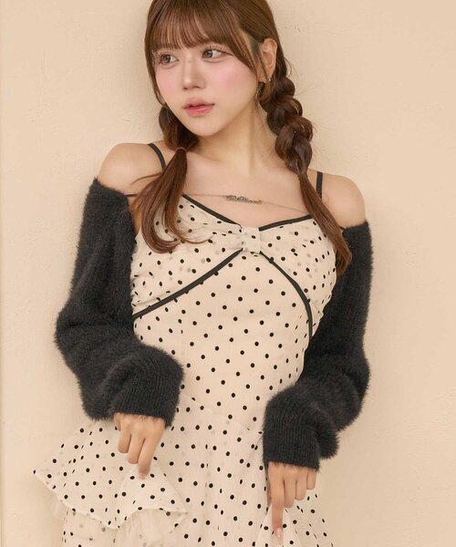 Belle Charme(ベルシャルム)の「【Belle Charme】Belle Charme Chain Shaggy Bolero(カーディガン/ボレロ・レディース・オフホワイト/ブラック・FREE)」の2枚目の写真