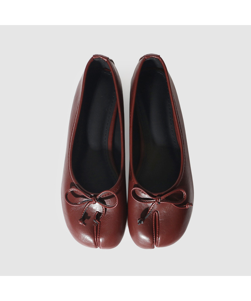 APTO(アプト)の「TABI Ribbon Flat TABI リボンフラット AINF004(バレエシューズ・レディース・ベージュ/シルバー/バーガンディー/ブラック/アイボリー・23cm/23.5cm/24cm/24.5cm/25cm)」の4枚目の写真