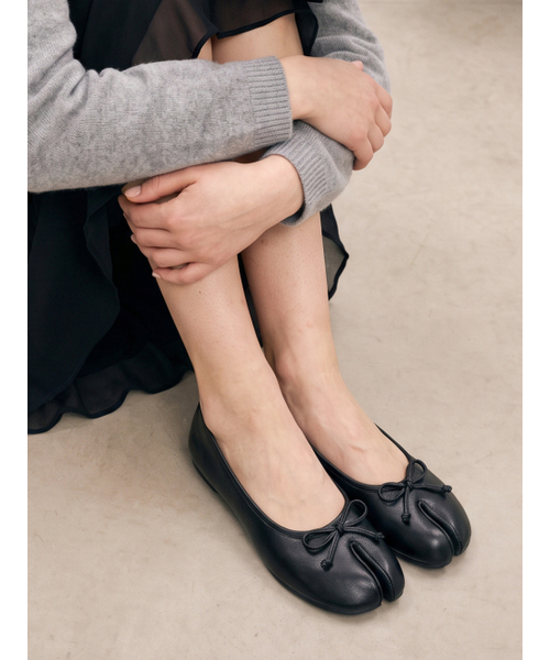 APTO(アプト)の「TABI Ribbon Flat TABI リボンフラット AINF004(バレエシューズ・レディース・ベージュ/シルバー/バーガンディー/ブラック/アイボリー・23cm/23.5cm/24cm/24.5cm/25cm)」の6枚目の写真
