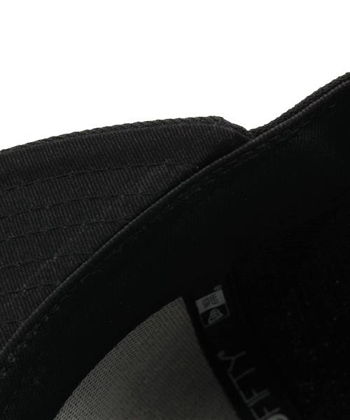 NEW ERA(ニューエラ)の「WEGO/NEW ERA 59FIFTY ベースボールキャップ(キャップ・メンズ・ブラック/ゴールド/その他2/その他1/ホワイト・LARGE/MEDIUM/SMALL)」の13枚目の写真