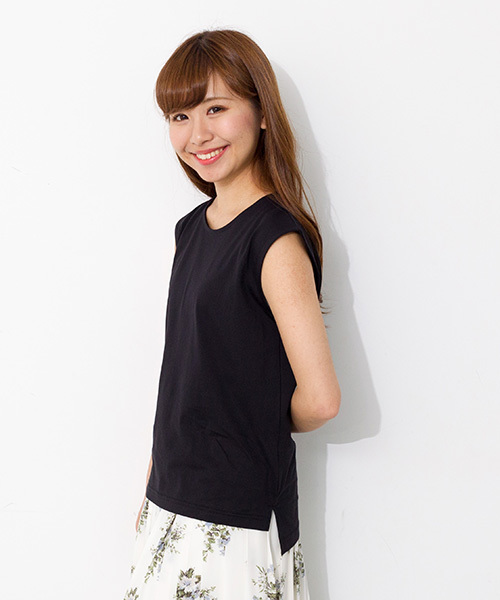 NATURAL BEAUTY BASIC（ナチュラルビューティーベーシック）の「【AneCan 6月号掲載】60/2SUVIN天竺カットソー（Tシャツ/カットソー・レディース・ホワイト系その他/ブラック/カーキ・MEDIUM）」の4枚目の写真