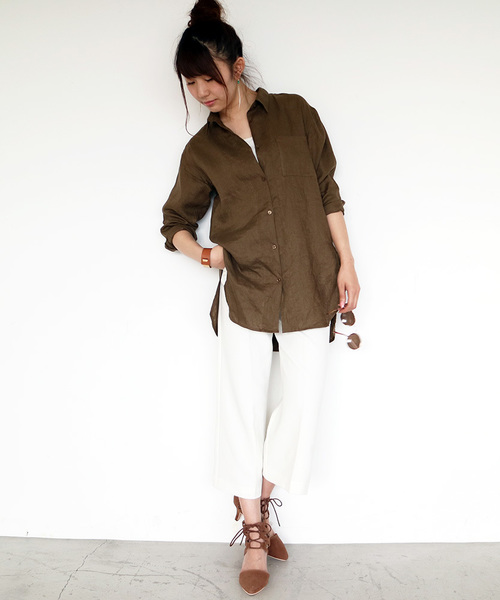 N.(N. Natural Beauty Basic)(エヌエヌナチュラルビューティーベーシック)の「チュニックサイドスリットシャツ(シャツ/ブラウス・レディース・カーキ/ホワイト/ベージュ・MEDIUM)」の3枚目の写真