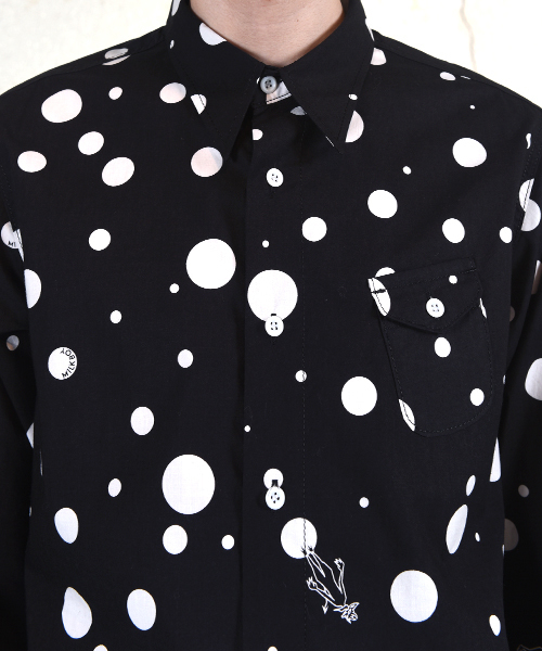 MILKBOY（ミルクボーイ）の「EVIL DOT シャツ（シャツ/ブラウス・メンズ・ブラック×ホワイト/ホワイト×ブラック/サックスブルー・FREE）」の6枚目の写真