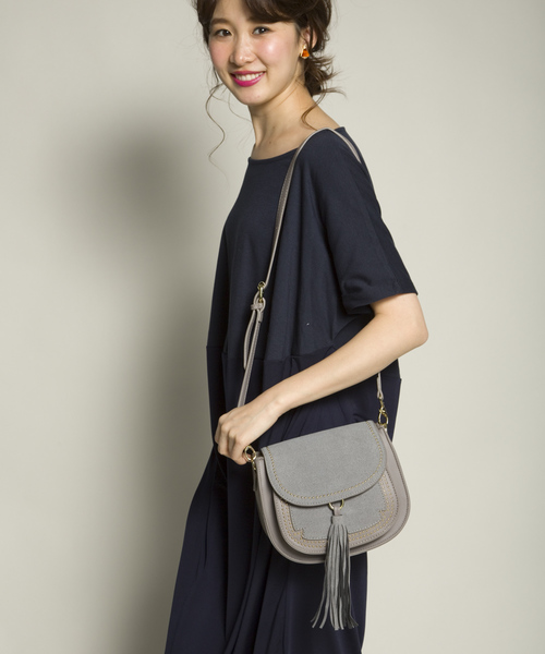 PLAIN CLOTHING（プレーンクロージング）の「タッセル付きラウンドショルダーバッグ【PLAIN CLOTHING】（ショルダーバッグ・レディース・ボルドー/キャメル/グレー/ブラック・FREE）」の20枚目の写真