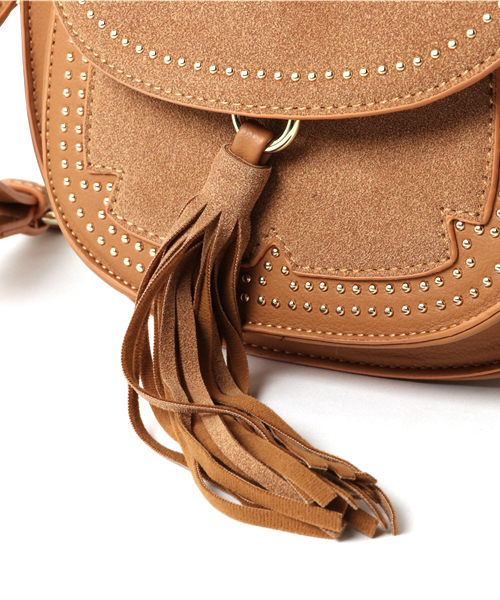 PLAIN CLOTHING（プレーンクロージング）の「タッセル付きラウンドショルダーバッグ【PLAIN CLOTHING】（ショルダーバッグ・レディース・ボルドー/キャメル/グレー/ブラック・FREE）」の7枚目の写真