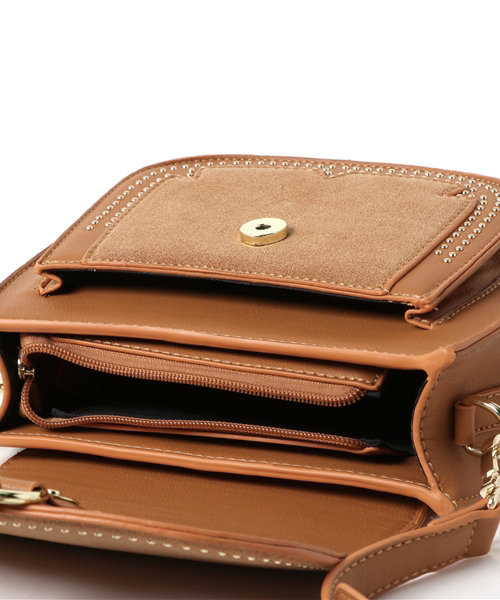 PLAIN CLOTHING（プレーンクロージング）の「タッセル付きラウンドショルダーバッグ【PLAIN CLOTHING】（ショルダーバッグ・レディース・ボルドー/キャメル/グレー/ブラック・FREE）」の9枚目の写真