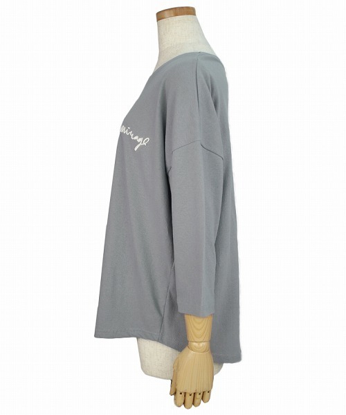 reca(レカ)の「ゆったりシルエット 筆記体 刺繍ロゴTシャツ(Tシャツ/カットソー・レディース・ホワイト/ブルー系その他/スモークピンク/グレー/ホワイト系その他/ブラック/モカ/ホワイト系その他2/アイボリー/グリーン系その他・FREE)」の16枚目の写真