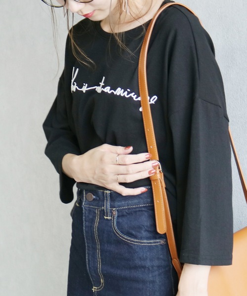 reca(レカ)の「ゆったりシルエット 筆記体 刺繍ロゴTシャツ(Tシャツ/カットソー・レディース・ホワイト/ブルー系その他/スモークピンク/グレー/ホワイト系その他/ブラック/モカ/ホワイト系その他2/アイボリー/グリーン系その他・FREE)」の22枚目の写真