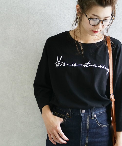 reca(レカ)の「ゆったりシルエット 筆記体 刺繍ロゴTシャツ(Tシャツ/カットソー・レディース・ホワイト/ブルー系その他/スモークピンク/グレー/ホワイト系その他/ブラック/モカ/ホワイト系その他2/アイボリー/グリーン系その他・FREE)」の21枚目の写真