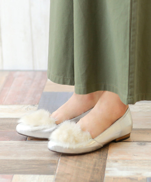 menue(メヌエ)の「フェイク ファー ぺたんこ アーモンドトゥ パンプス(パンプス)」|シルバー
