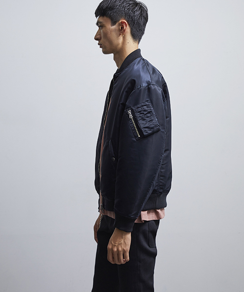 VANQUISH(ヴァンキッシュ)の「【VANQUISH】≪STUDIOUS限定≫ビッグシルエットオーバーMA-1(MA-1・メンズ・ブラック/グレー/オリーブ・1/2/3)」の7枚目の写真