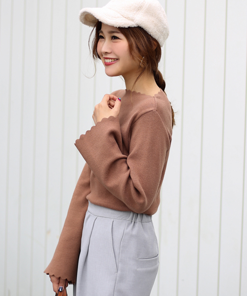 Bab Bou Jeloud(バブブージュルード)の「 【もちもち素材】フレアスリーブ ボートネック スカラップニットプルオーバー(ニット/セーター・レディース・チャコールグレー/ブラック/ダークグリーン/キャメル・FREE)」の18枚目の写真