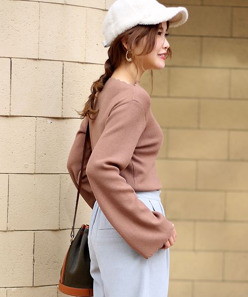 Bab Bou Jeloud(バブブージュルード)の「 【もちもち素材】フレアスリーブ ボートネック スカラップニットプルオーバー(ニット/セーター・レディース・チャコールグレー/ブラック/ダークグリーン/キャメル・FREE)」の17枚目の写真