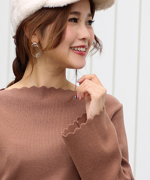 Bab Bou Jeloud(バブブージュルード)の「 【もちもち素材】フレアスリーブ ボートネック スカラップニットプルオーバー(ニット/セーター・レディース・チャコールグレー/ブラック/ダークグリーン/キャメル・FREE)」の14枚目の写真