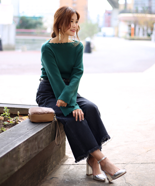 Bab Bou Jeloud(バブブージュルード)の「 【もちもち素材】フレアスリーブ ボートネック スカラップニットプルオーバー(ニット/セーター・レディース・チャコールグレー/ブラック/ダークグリーン/キャメル・FREE)」の9枚目の写真