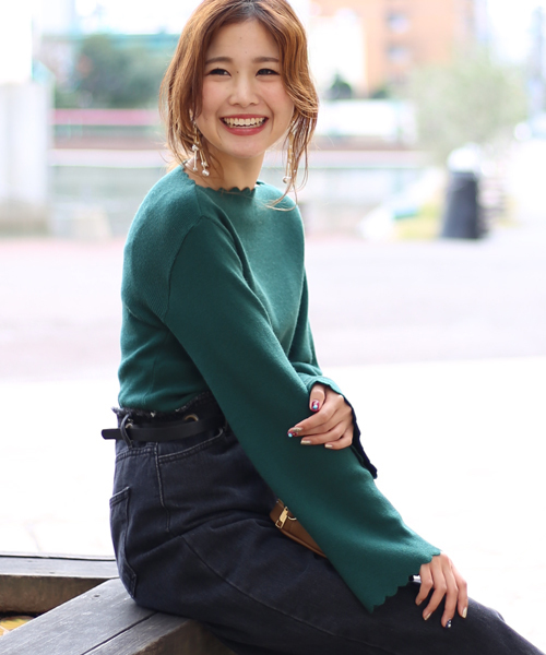 Bab Bou Jeloud(バブブージュルード)の「 【もちもち素材】フレアスリーブ ボートネック スカラップニットプルオーバー(ニット/セーター・レディース・チャコールグレー/ブラック/ダークグリーン/キャメル・FREE)」の8枚目の写真