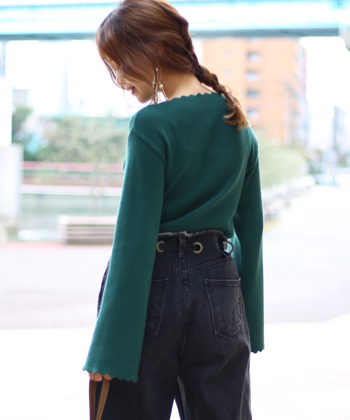 Bab Bou Jeloud(バブブージュルード)の「 【もちもち素材】フレアスリーブ ボートネック スカラップニットプルオーバー(ニット/セーター・レディース・チャコールグレー/ブラック/ダークグリーン/キャメル・FREE)」の6枚目の写真