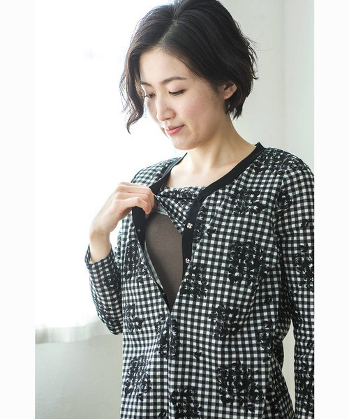 フェリシモMama(フェリシモママ)の「リブ イン コンフォート しめつけないのが心地いい!産前産後に使えるマタニティパジャマ〈ギンガム〉(マタニティウェア/グッズ・レディース・ブラック×ホワイト・LARGE/MEDIUM)」の4枚目の写真