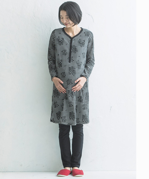 フェリシモMama(フェリシモママ)の「リブ イン コンフォート しめつけないのが心地いい!産前産後に使えるマタニティパジャマ〈ギンガム〉(マタニティウェア/グッズ・レディース・ブラック×ホワイト・LARGE/MEDIUM)」の12枚目の写真