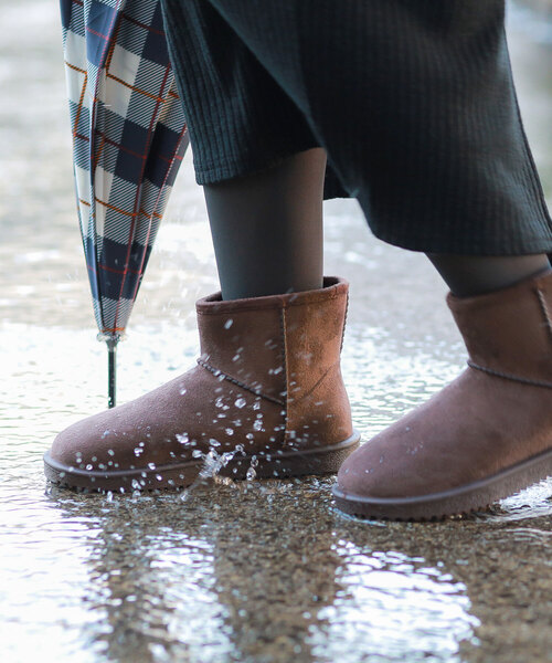menue（メヌエ）の「完全防水 ムートンブーツ風 レインブーツ（ブーツ・レディース・ブラック/ダークブラウン/キャメル/グレイッシュベージュ・LL/3L/4L/S/M/L）」の5枚目の写真