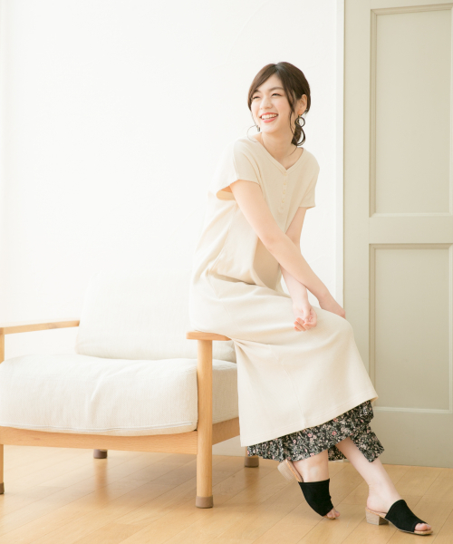 GLOBAL WORK（グローバルワーク）の「ハリヌキリブヘンリーワンピ半袖/836607（ワンピース・レディース・ブラック/ブラウン/オフホワイト・MEDIUM/LARGE）」の4枚目の写真