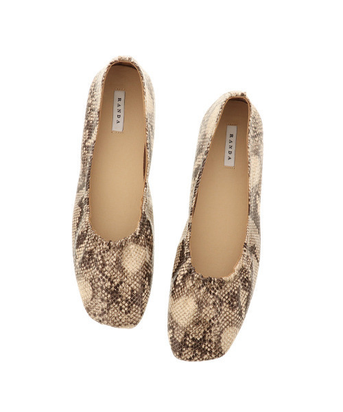 RANDA（ランダ）の「ソフトギャザーフラットパンプス（パンプス・レディース・ブラック/ベージュ/パイソン・LL/M/L/S）」の12枚目の写真