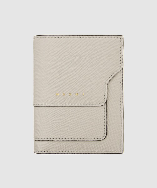 MARNI（マルニ）の「TRUNK / バイフォールドウォレット（財布・レディース・ライトブルー/ブラック/グリーン/ブラック系その他/ベージュ/グレー/イエロー/ベージュ系その他/ベージュ系その他2/ブルー/オレンジ/カーキ/ホワイト系/イエロー系その他/プラム/ネイビー/ライラック/ピンク/イエロー系その他2/オフホワイト/オリーブ・ONE SIZE）」の3枚目の写真