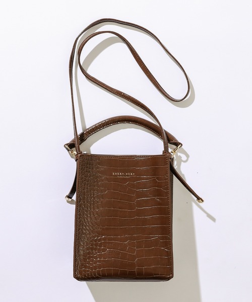 natural couture（ナチュラルクチュール）の「NEW 2WAYスクエアショルダー（ショルダーバッグ・レディース・ブラック/ブラウン/グレー/オレンジ・FREE）」の3枚目の写真