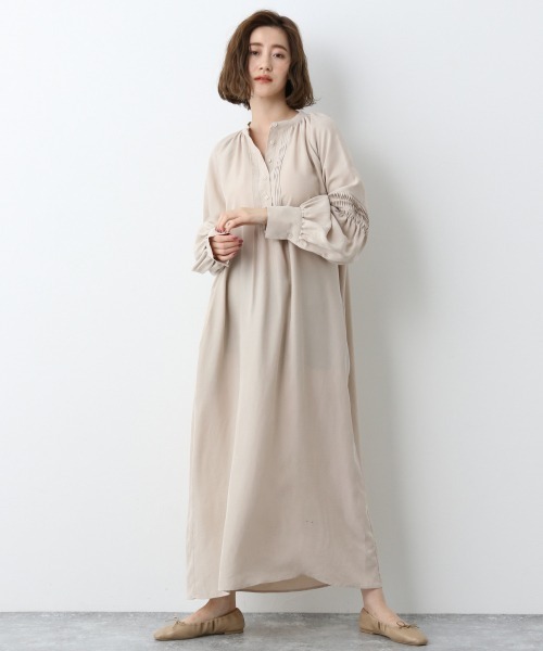 A part by（アパートバイ）の「MoNyソデシャーリングワンピース　918322（ワンピース・レディース・チャコールグレー/オフホワイト/カーキ/ライトイエロー/ブラウン系その他・FREE）」の10枚目の写真