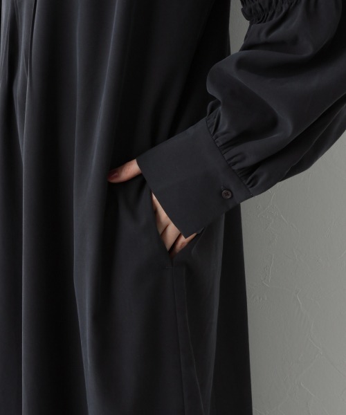 A part by（アパートバイ）の「MoNyソデシャーリングワンピース　918322（ワンピース・レディース・チャコールグレー/オフホワイト/カーキ/ライトイエロー/ブラウン系その他・FREE）」の21枚目の写真