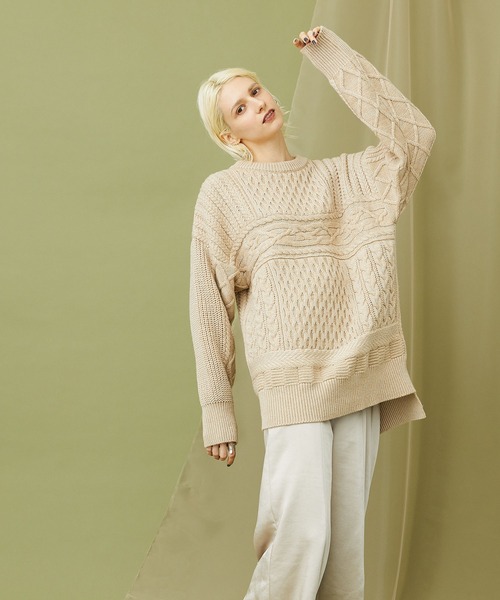 Studios lNella ブロッキングニット ケーブルニット セーター INella（イネラ）の「【INella(イネラ)】ブロッキングケーブルBIG