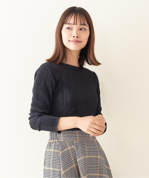 INNOCENT BLUE（イノセントブルー）の「【INNOCENT BLUE/イノセントブルー】サテンミニプリーツプルオーバー　ヴィンテージサテン素材　プリーツ加工　トップス　カットソー（Tシャツ/カットソー・レディース・ブラック/ライトブラウン/ライトベージュ/カーキ・MEDIUM）」の8枚目の写真