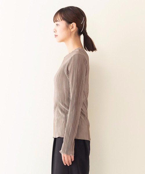 INNOCENT BLUE（イノセントブルー）の「【INNOCENT BLUE/イノセントブルー】サテンミニプリーツプルオーバー　ヴィンテージサテン素材　プリーツ加工　トップス　カットソー（Tシャツ/カットソー・レディース・ブラック/ライトブラウン/ライトベージュ/カーキ・MEDIUM）」の15枚目の写真