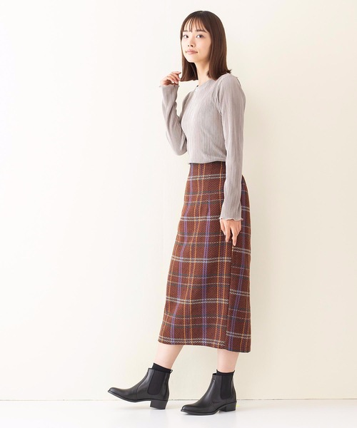 INNOCENT BLUE（イノセントブルー）の「【INNOCENT BLUE/イノセントブルー】サテンミニプリーツプルオーバー　ヴィンテージサテン素材　プリーツ加工　トップス　カットソー（Tシャツ/カットソー・レディース・ブラック/ライトブラウン/ライトベージュ/カーキ・MEDIUM）」の18枚目の写真